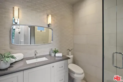 $6,795,000 | 6882 Arizona Avenue, Los Angeles, CA 90045