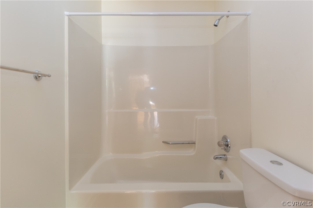 3561 Markey Road Midlothian, VA 23112 - Photo 11 of 48 a bathroom with a bathtub and a toilet
