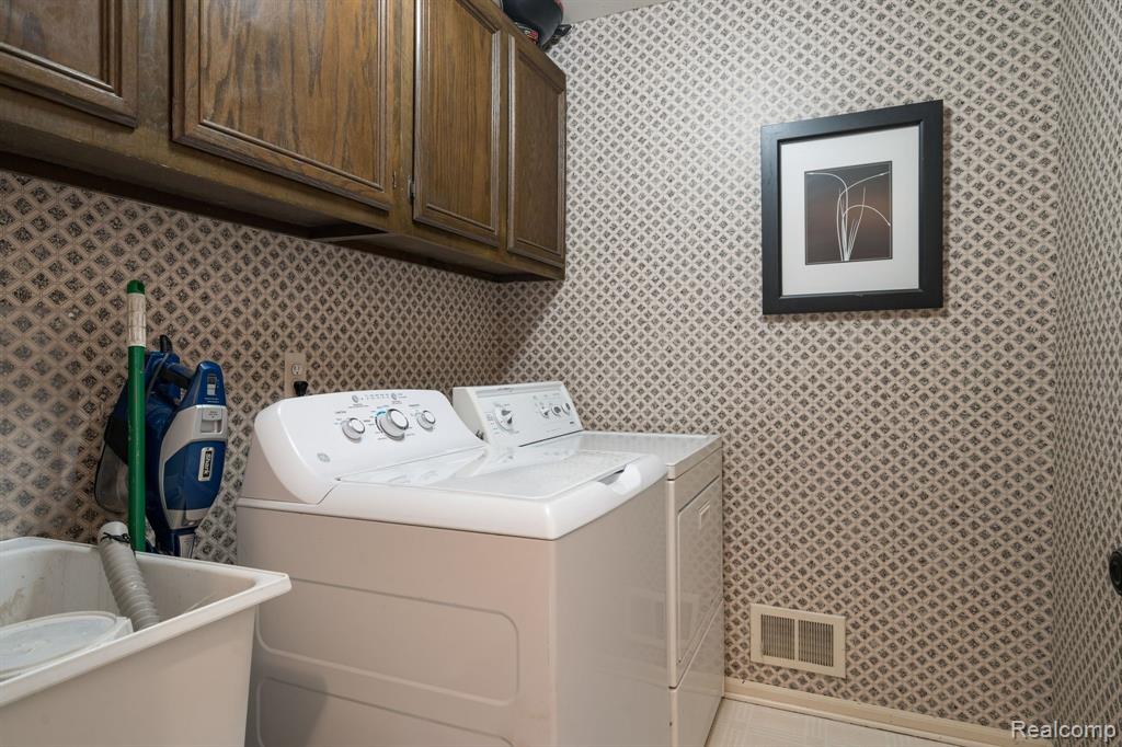 357 Powderhorn Ridge Court Rochester Hills, MI 48309 - Photo 31 of 42