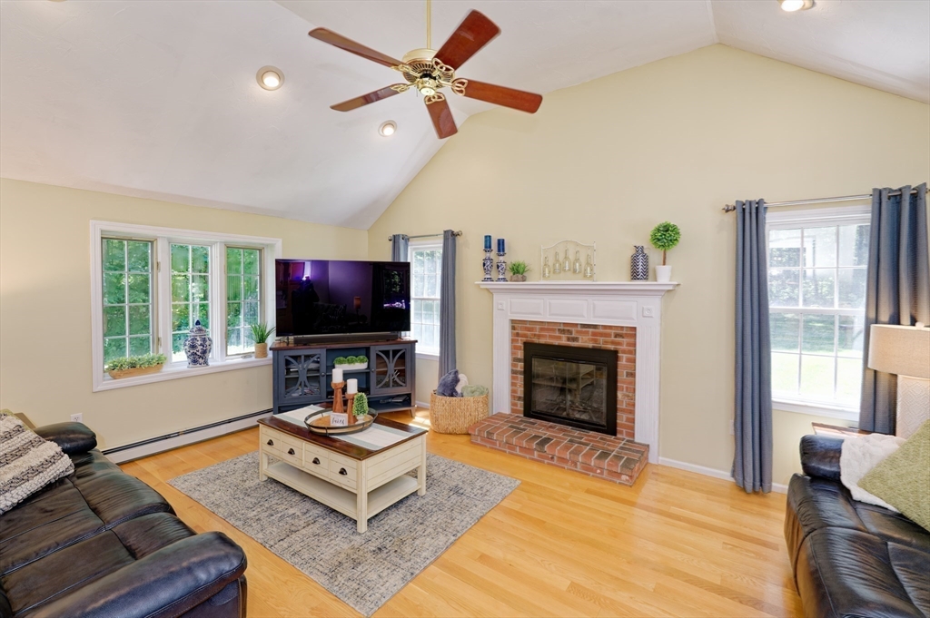 101 Hunter Road Uxbridge, MA 01569 - Photo 16 of 42 Gallery Image 16