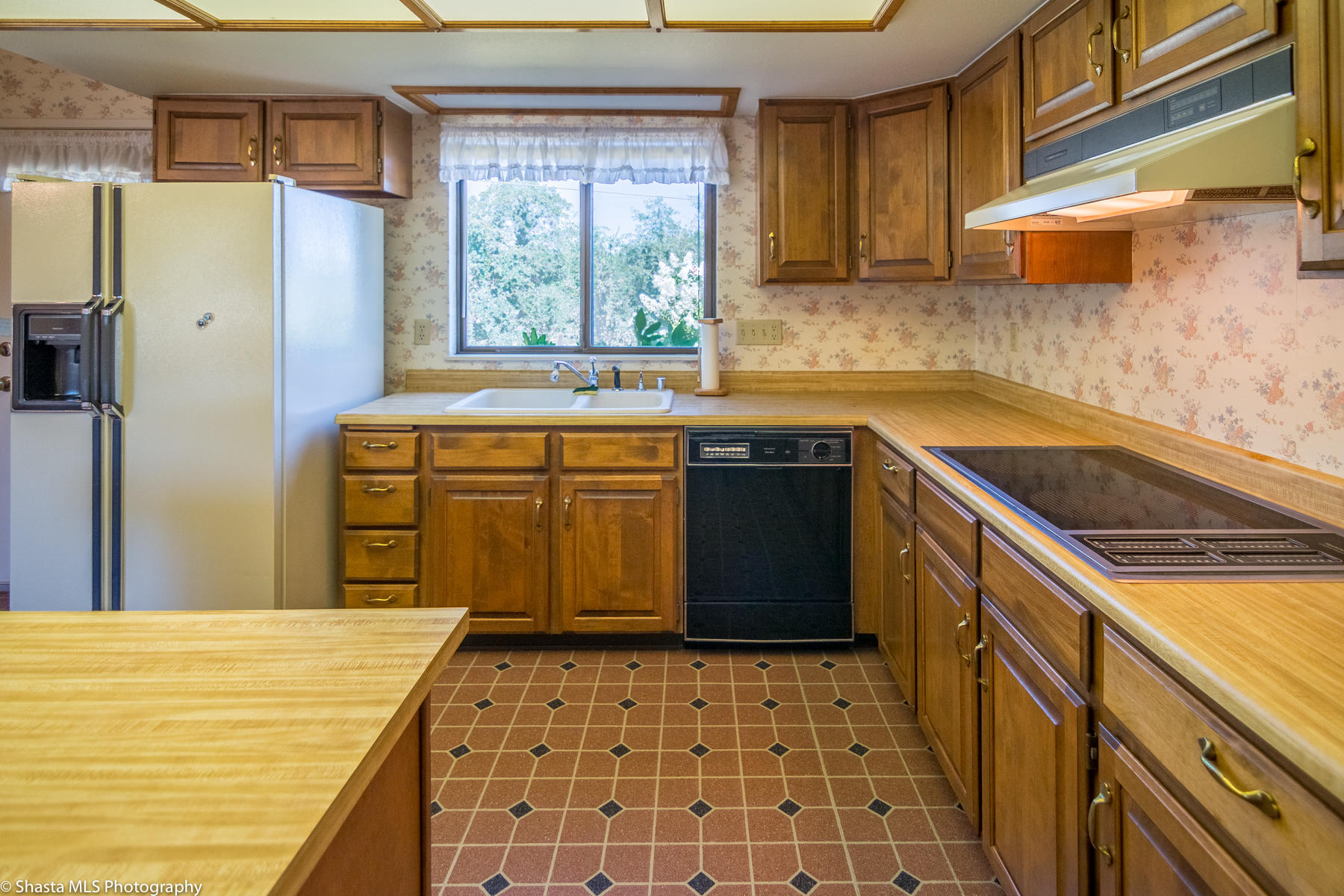9229 Stillwater Road Redding, CA 96002 - Photo 12 of 27 Lots of Cupboard space