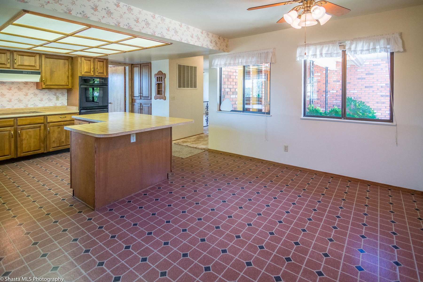 9229 Stillwater Road Redding, CA 96002 - Photo 13 of 27 Dining Area in Kitchen