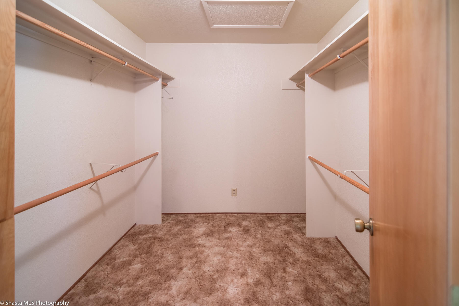 9229 Stillwater Road Redding, CA 96002 - Photo 18 of 27 Master Bedroom Walk in Closet