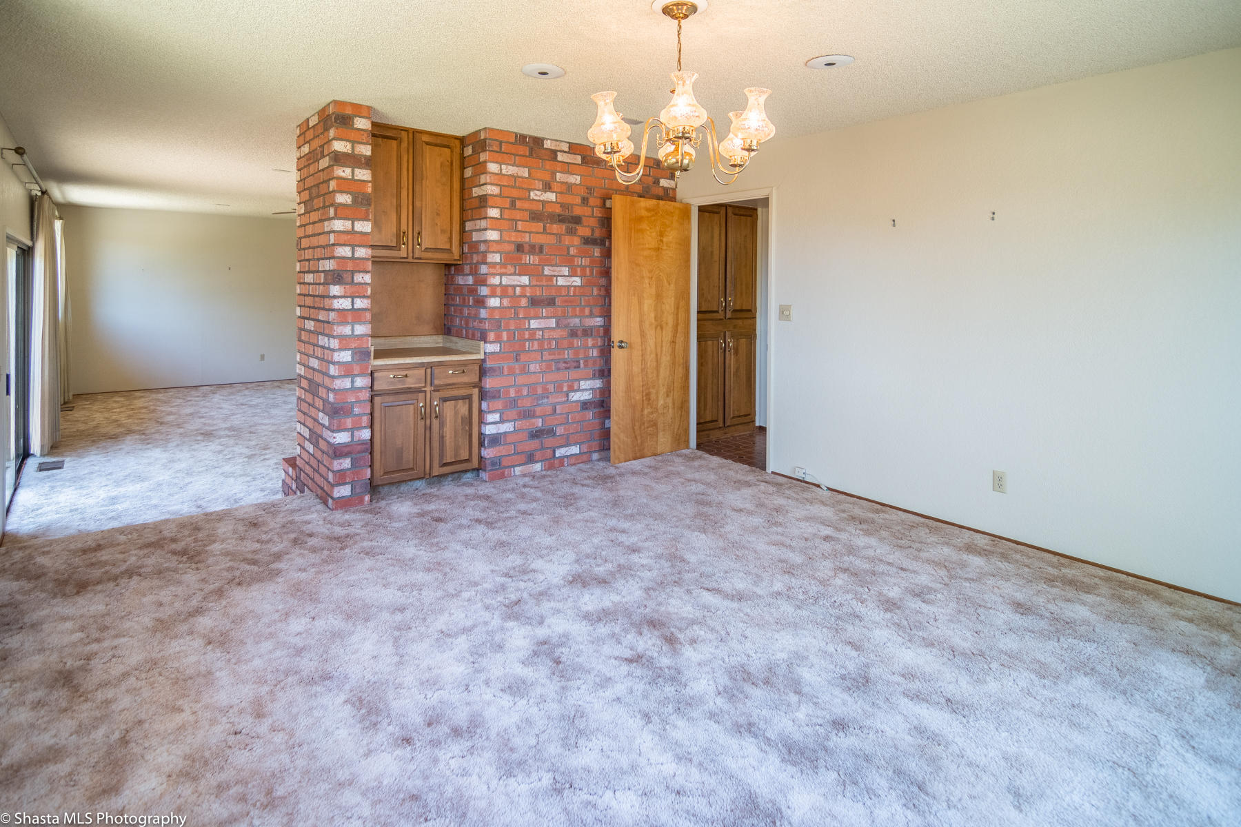 9229 Stillwater Road Redding, CA 96002 - Photo 9 of 27 Dining Area