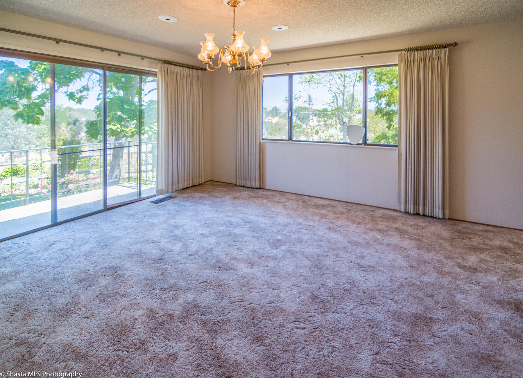 9229 Stillwater Road Redding, CA 96002 - Photo 10 of 27 Dining Area, to second small patio area