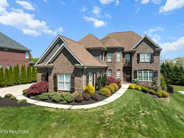 $1,099,900 | 228 Spring Water Lane, Knoxville, TN 37934