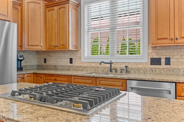 $1,099,900 | 228 Spring Water Lane, Knoxville, TN 37934