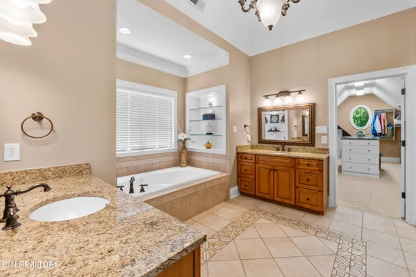 $1,099,900 | 228 Spring Water Lane, Knoxville, TN 37934