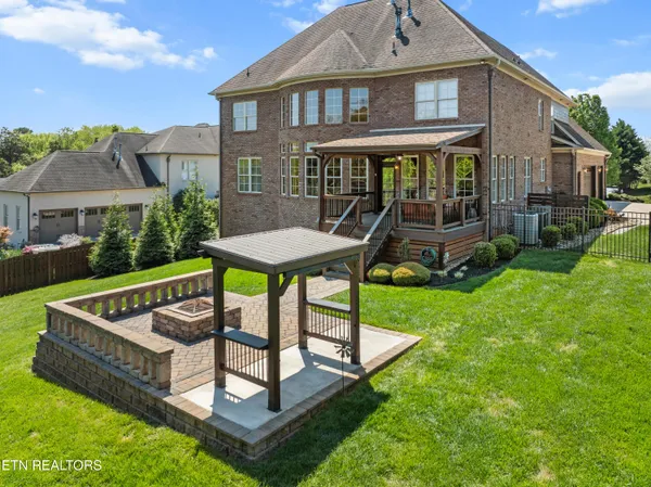 $1,099,900 | 228 Spring Water Lane, Knoxville, TN 37934