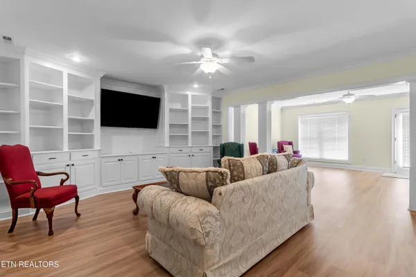 $1,099,900 | 228 Spring Water Lane, Knoxville, TN 37934