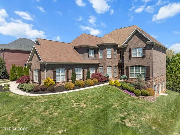 $1,099,900 | 228 Spring Water Lane, Knoxville, TN 37934