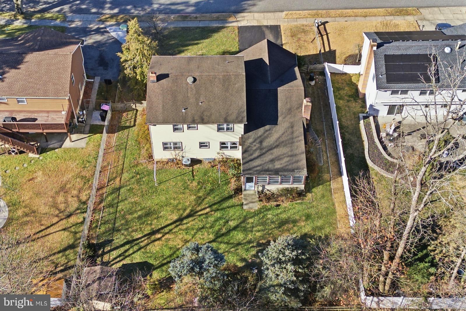 824 Upton Way Somerdale, NJ 08083 - Photo 27 of 28 Back of Home and Yard