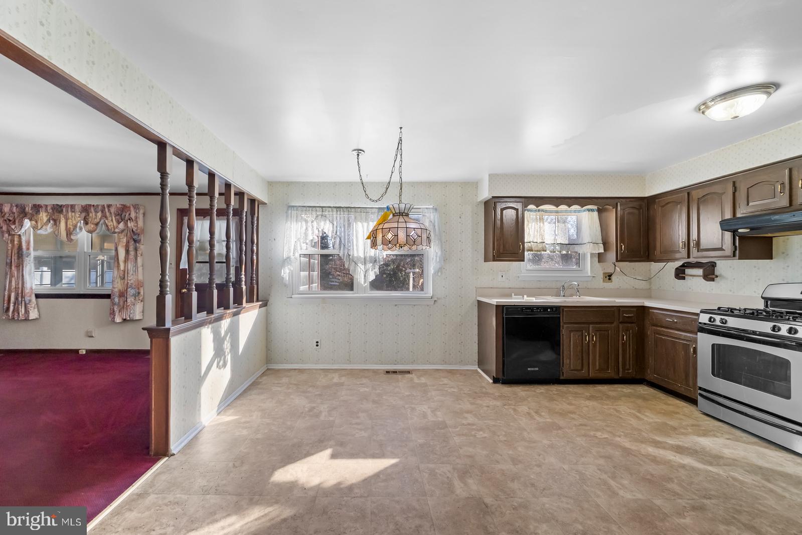 824 Upton Way Somerdale, NJ 08083 - Photo 9 of 28 Kitchen