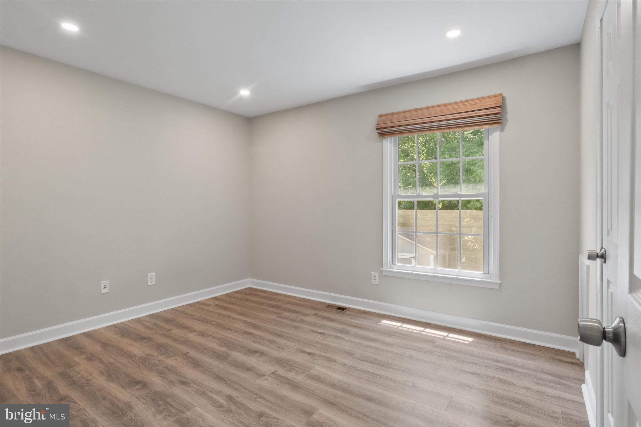 8583 Tyrolean Way Springfield, VA 22153 - Photo 11 of 27