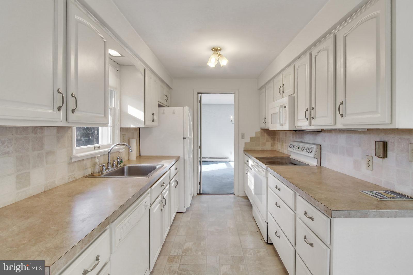 2684 Forest Road York, PA 17402 - Photo 8 of 28 Gallery Image 8