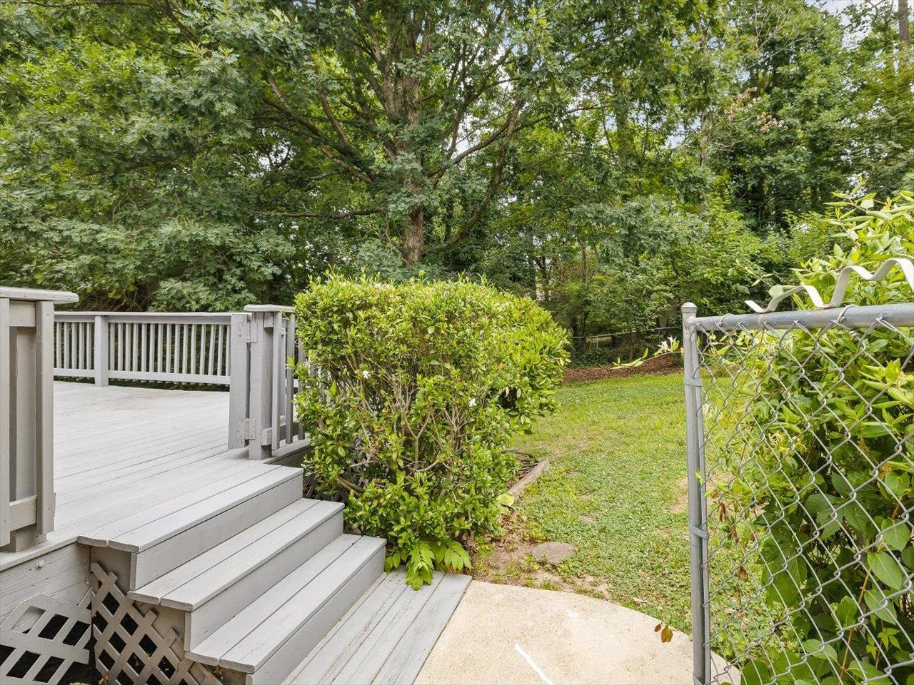 121 Rosehaven Drive Raleigh, NC 27609 - Photo 26 of 35 Photo 26