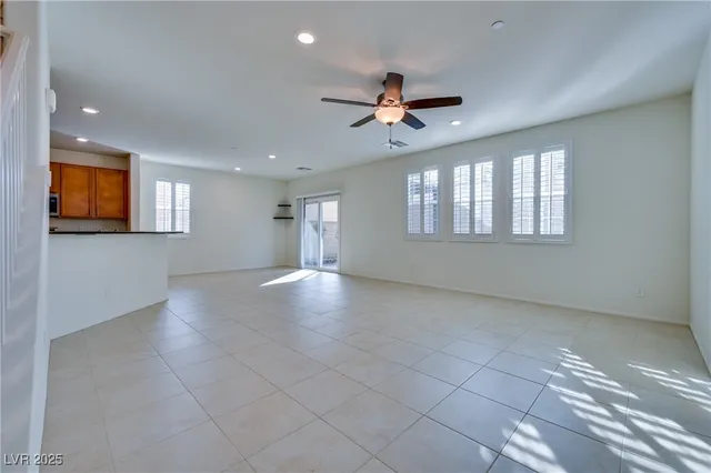 $2,600 | 149 Sand Lake Street, Henderson, NV 89074