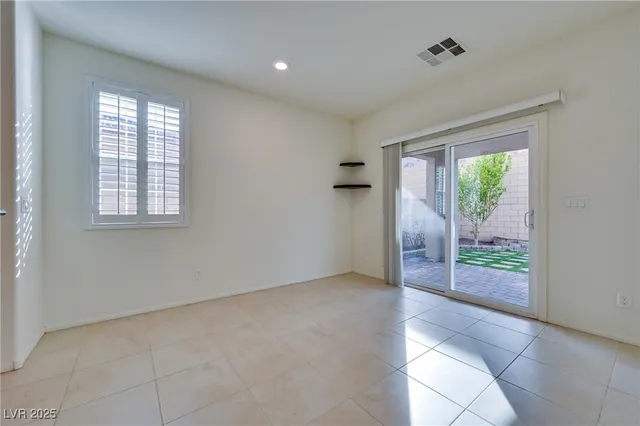 $2,600 | 149 Sand Lake Street, Henderson, NV 89074