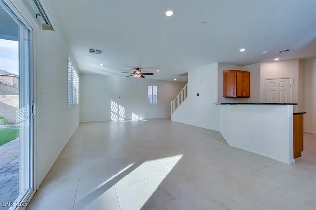 $2,600 | 149 Sand Lake Street, Henderson, NV 89074