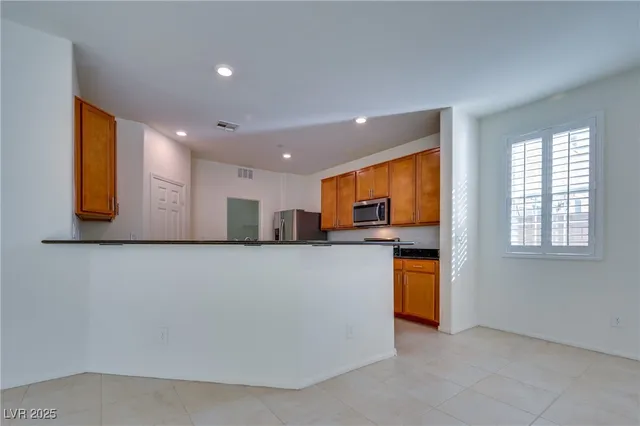 $2,600 | 149 Sand Lake Street, Henderson, NV 89074