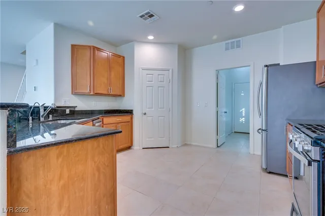 $2,600 | 149 Sand Lake Street, Henderson, NV 89074