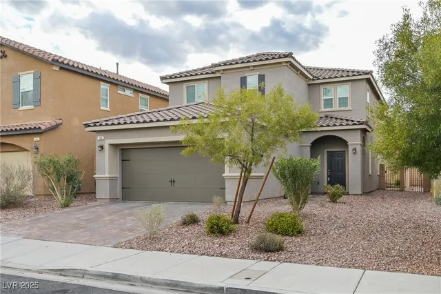 $2,600 | 149 Sand Lake Street, Henderson, NV 89074