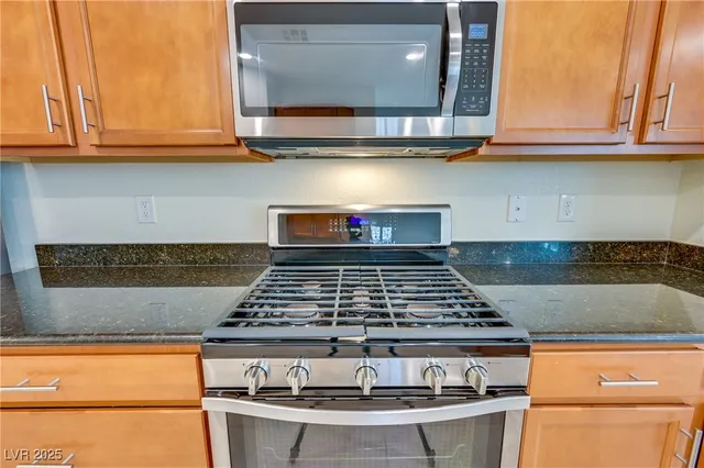 $2,600 | 149 Sand Lake Street, Henderson, NV 89074