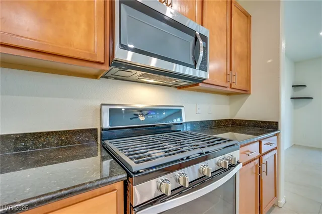 $2,600 | 149 Sand Lake Street, Henderson, NV 89074