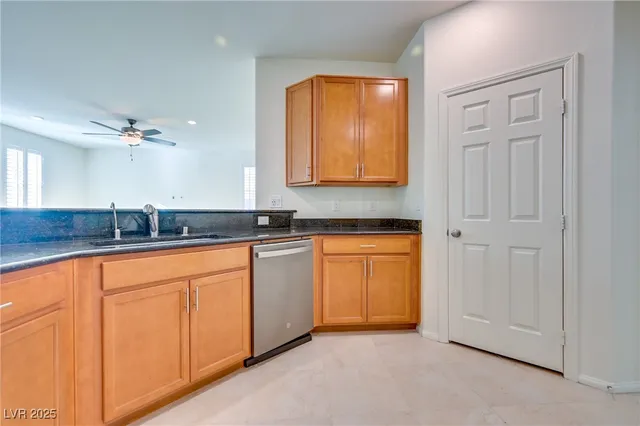 $2,600 | 149 Sand Lake Street, Henderson, NV 89074