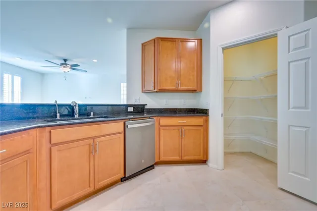 $2,600 | 149 Sand Lake Street, Henderson, NV 89074