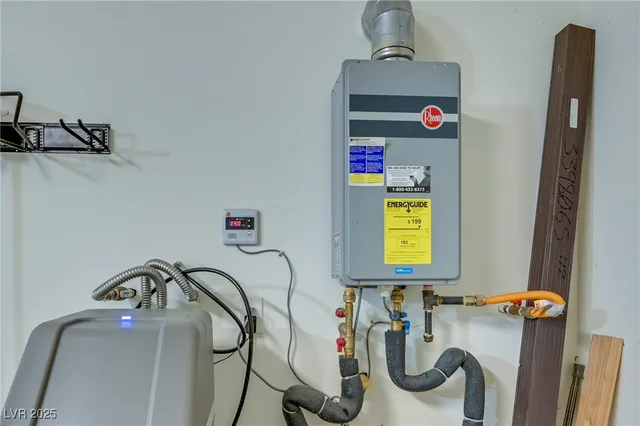 $2,600 | 149 Sand Lake Street, Henderson, NV 89074