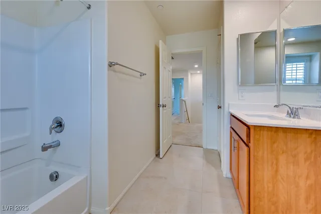 $2,600 | 149 Sand Lake Street, Henderson, NV 89074