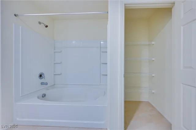 $2,600 | 149 Sand Lake Street, Henderson, NV 89074