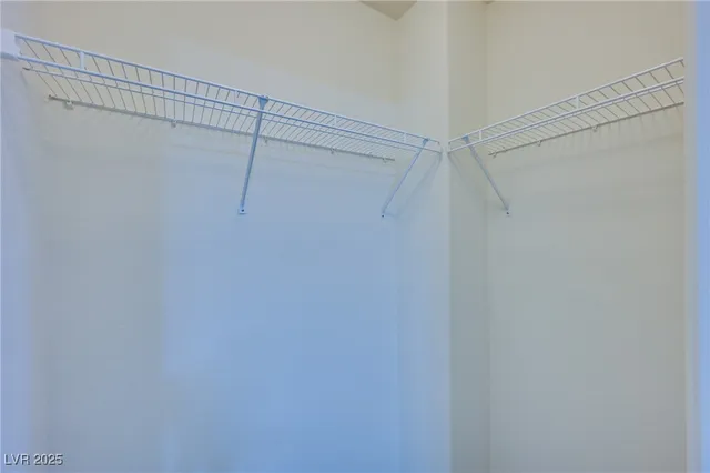 $2,600 | 149 Sand Lake Street, Henderson, NV 89074