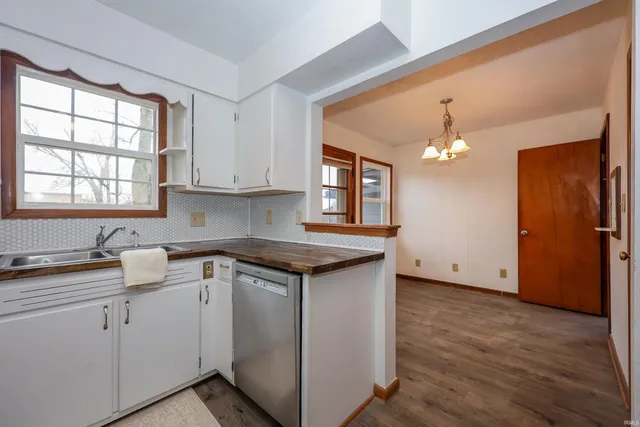 $249,900 | 4435 Lower Huntington Road, Fort Wayne, IN 46809