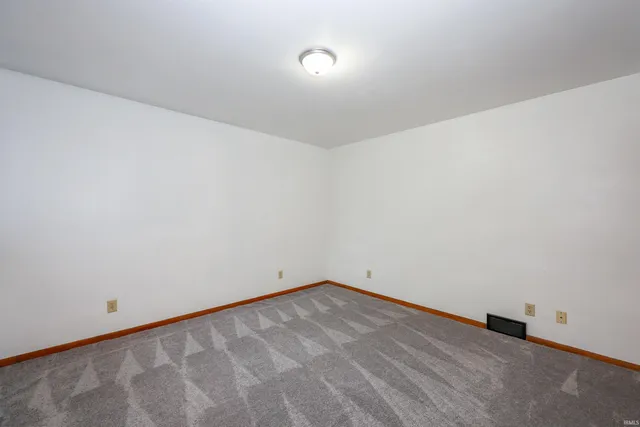 $249,900 | 4435 Lower Huntington Road, Fort Wayne, IN 46809