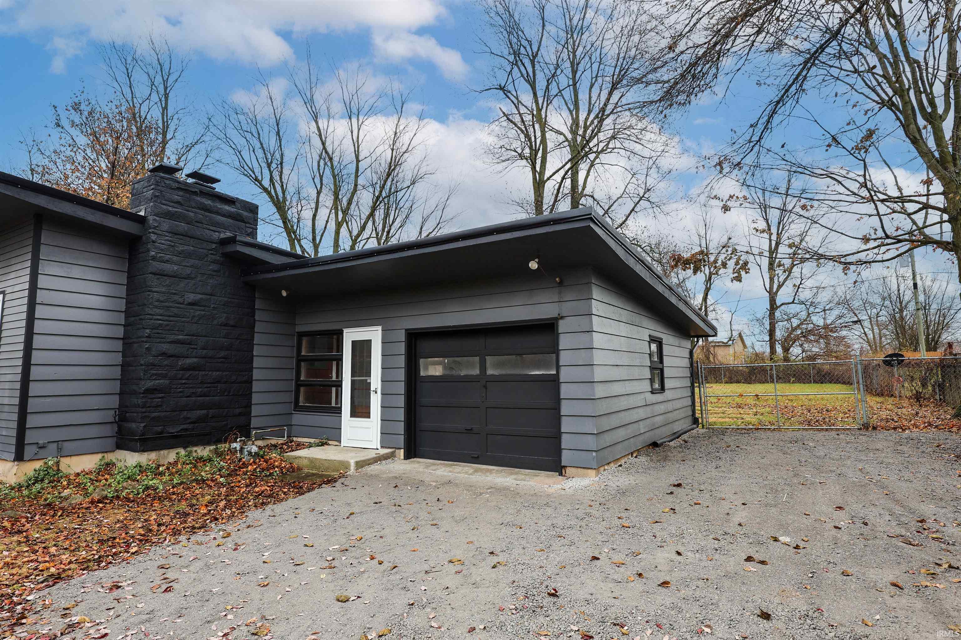 4435 Lower Huntington Road Fort Wayne, IN 46809 - Photo 4 of 25