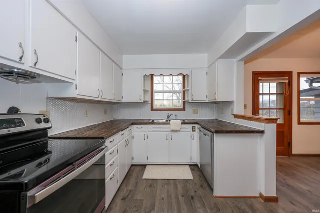 $249,900 | 4435 Lower Huntington Road, Fort Wayne, IN 46809