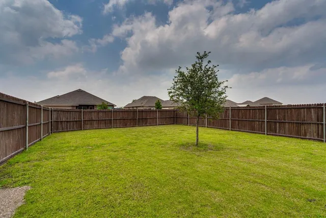 $2,500 | 535 Cottonview Drive, Waxahachie, TX 75165