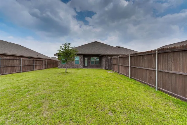 $2,500 | 535 Cottonview Drive, Waxahachie, TX 75165