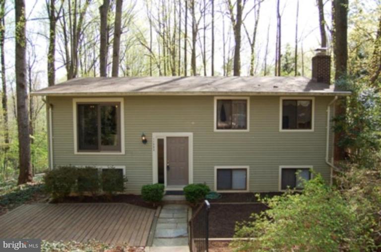 11590 Red Leaf Court Reston, VA 20191 - Photo 1 of 21 Exterior (Main)