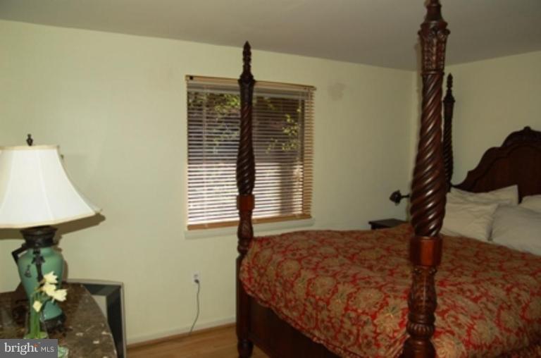 11590 Red Leaf Court Reston, VA 20191 - Photo 7 of 21 Bedroom #1