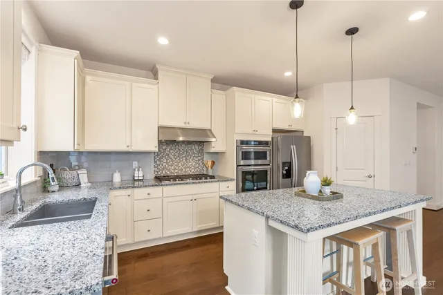 $1,050,000 | 18717 43rd Drive Southeast, Bothell, WA 98012