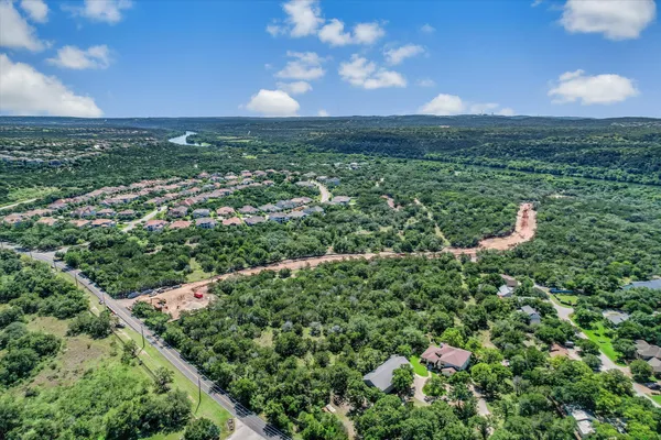 $995,000 | 902 North Quinlan Park Road, Austin, TX 78732