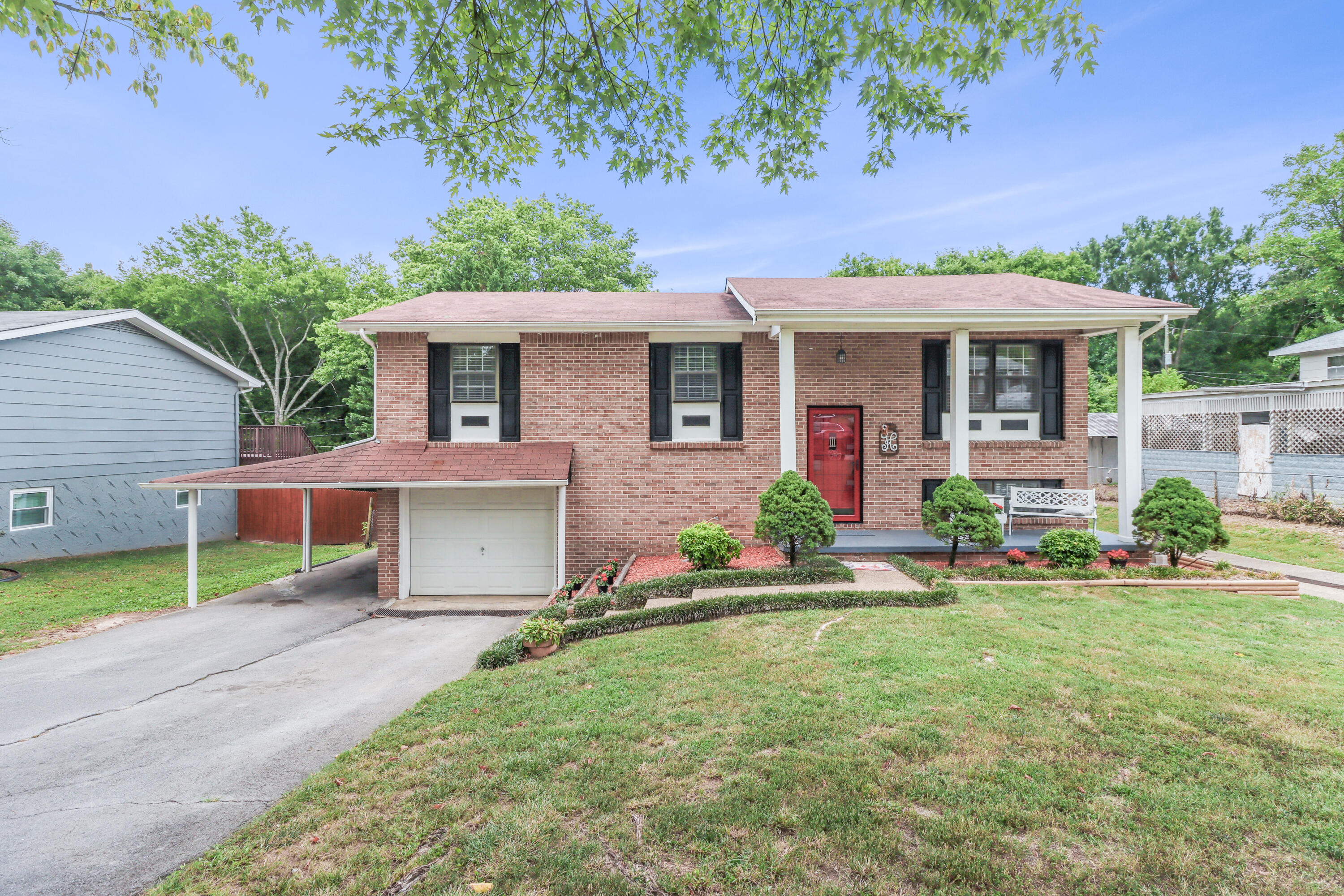 8910 Drake Parkway Road Chattanooga, TN 37416 - Photo 1 of 43 8910 Drake Parkway Rd-2