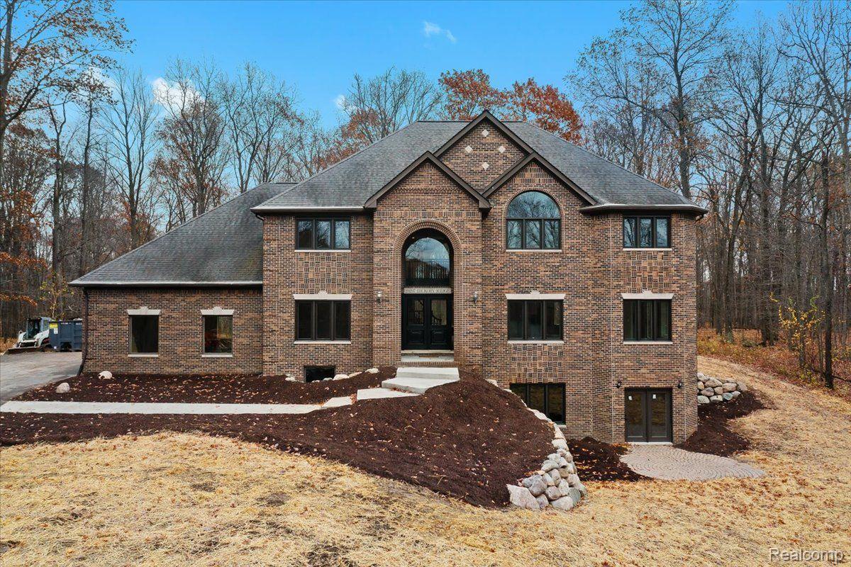 19297 Hickory Ridge Road Fenton, MI 48430 - Photo 1 of 52 19297 Hickory Ridge Rd
