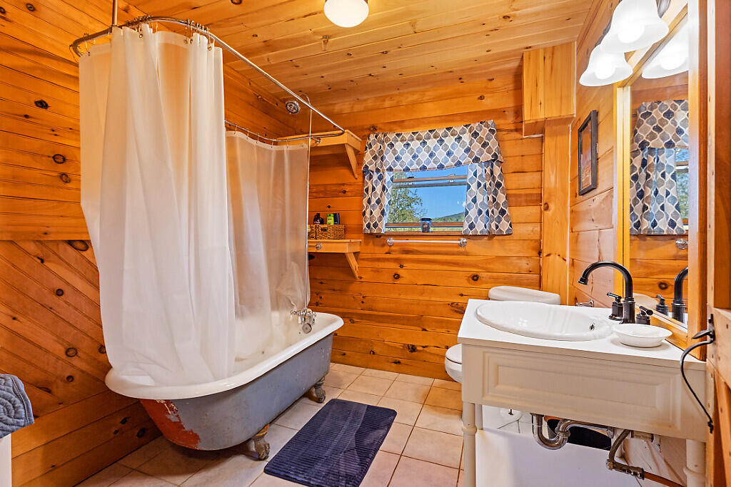 32 Burbank Road Peru, ME 04290 - Photo 16 of 63 16_BP5A0222_DxO_mls