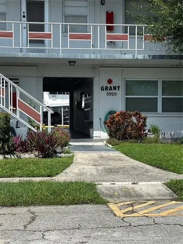 a front view of house with yard