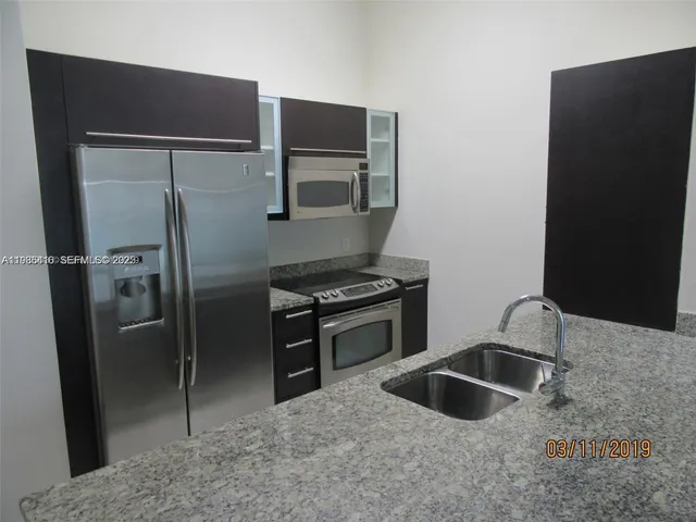 $2,900 | 950 Brickell Bay Drive, Unit 1003, Miami, FL 33131