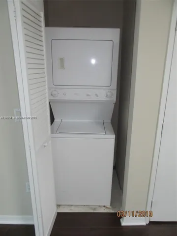 $2,900 | 950 Brickell Bay Drive, Unit 1003, Miami, FL 33131